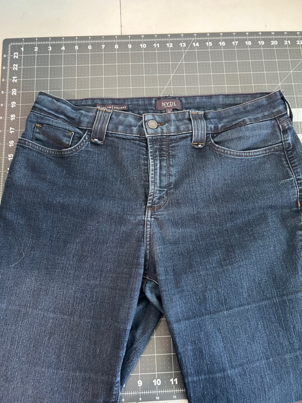 Womens NYDJ Marilyn straight size 14